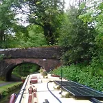 Cosy Canal Boat In Little Venice By Paddington For Family & Friends
