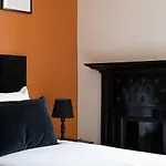 New 3Bed With Air Con In Chelsea