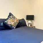 Spacious Mews Apartment, Clapham