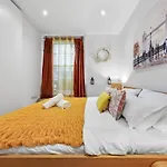 Lavish 3 Bedroom Flat In Mayfair London Hy4