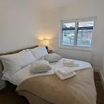 House In Barnes