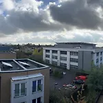 Morden 1 Bed Flat, Napier House, Bromyard Ave