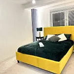 Luxury 3 Bed Home In London