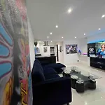 Stylish Maida Vale Modern Apt