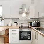 Lovely - 3 Bedroom Garden Flat - Fulham