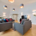 Roomspace Serviced Apartments - The Courtyard Penthouse