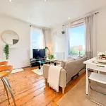 Stylish Flat Near Westfield & O2 Shepherd\'S Bush