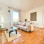 Stylish Flat Near Westfield & O2 Shepherd\'S Bush