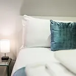 Spacious 1 Bedroom Flat