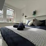 Glasshouse Yard Studio\'S F1