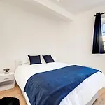 2 Bedroom Apartment In Brixton With Wi-Fi