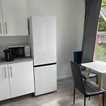 Studio Flat Private Shower Wc And Kitchenette