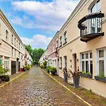 Finest Retreats - King Charles House