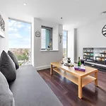 2 Bedroom Flat In Central London Bp65