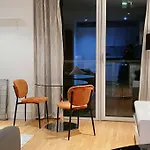 1 Bed 1 Bath Modern Zone 2 London