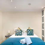 Stunning 3 Bed London Townhouse