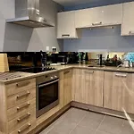 Kings Cross City Apartment
