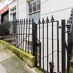 Beautiful Two-Bed Abode Near King Cross