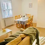 The Vista Apartment