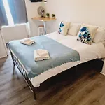 Bright Studio Top Floor Near Paddington F20