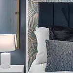 Boutique Shepherds Bush Abode- Garden- Sleeps 12
