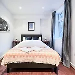 Prime Location Camden Luxury Apt Sleeps 6
