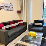 Cosy 2 Bedroom Detached House In Central London