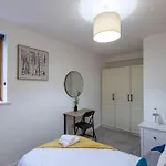 Morden London Apartment, By The Sea With Free Parking