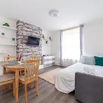 Wonderful Flat Near Little Portugal