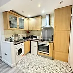 Centrally-Located Gem In Marble Arch, London