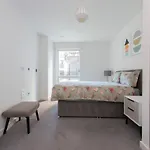 Stunning Luxury 2 Bedroom London Apartment