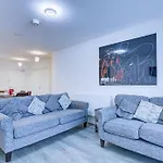 Luxury 2 Bed Flat In A New Block In East Acton
