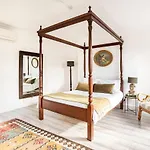 Victorian Style Apartment W/ Four-Poster Bed In Camden Town