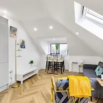 Modern 5 Occupancy London Flat Free Parking & Views