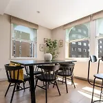 2 Bedroom Apartment In London Bridge