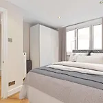 Luxurious 2-Bed Villa With Private Sauna By Dena Elite Collection