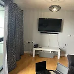 Addai Canary Wharf View Luxury Apartment