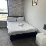 Addai Canary Wharf View Luxury Apartment