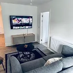 Luxury 2 Bedroom Apartment - Canning Town