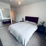 Luxury 2 Bedroom Apartment - Canning Town