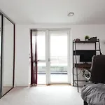 Greenwich O2 Apartment