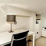 Live The London Life In Notting Hill