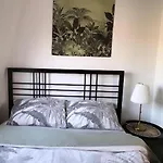 Central London Apartment - Yvonne