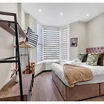Escape The Ordinary: Cozy And Charming Studio