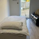 Modern 2Bd Apartment