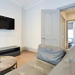 Soho Deluxe 1 Bedroom Apartment By Concept Apartments