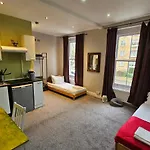 Spacious Studio In London