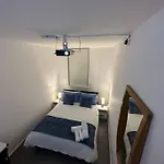 Small Cozy Private Bedroom Zone1