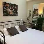 Hyde Park W2 3 bedroom flat with patio - as seen on TV\'s House Hunters Int\'l