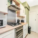 Pass The Keys City Break Apartment By Acton Main Line
